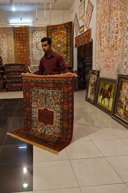 Ispahan-Marchand de tapis-001